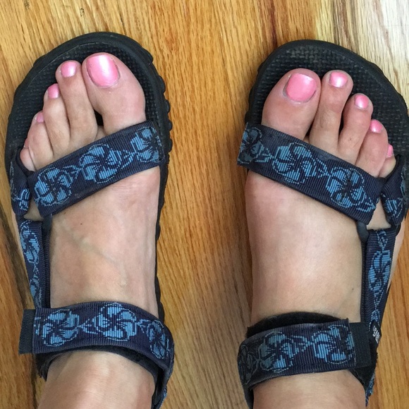 Sz 9 Teva storm sandals. Blue Hawaii print - Picture 3 of 8
